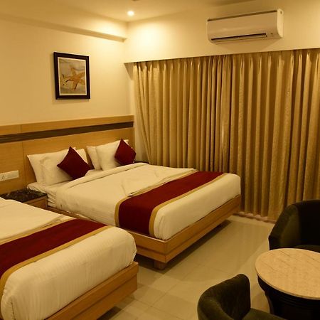 Hotel U.T.Elite Bangalore Exterior photo