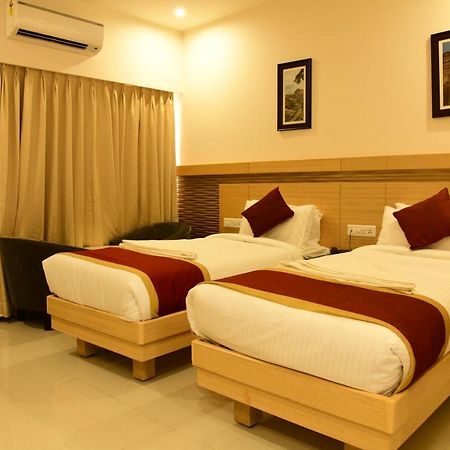 Hotel U.T.Elite Bangalore Exterior photo